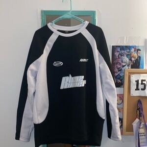 Black/white graphic sweater